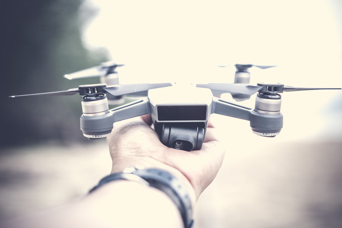 7 Tips Beli Drone Terbaik yang Perlu Pemula Ketahui BukaReview
