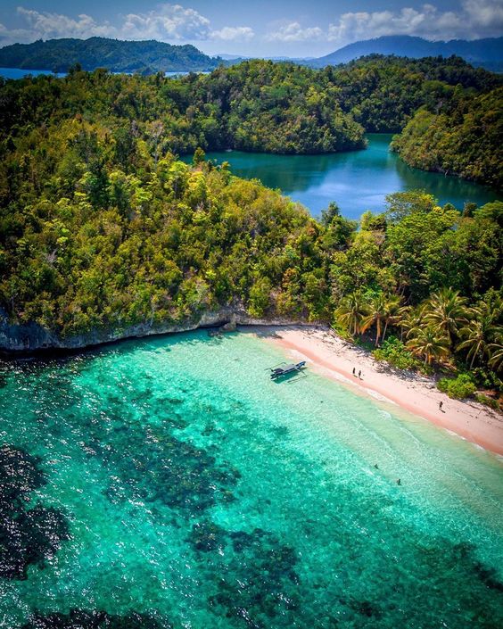 10 Destinasi Wisata Tersembunyi di Indonesia yang Wajib Dikunjungi